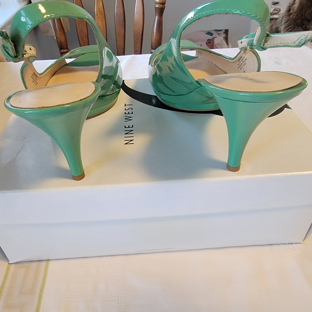 Nine West Heals Sz 8 - Picture 4 of 8
